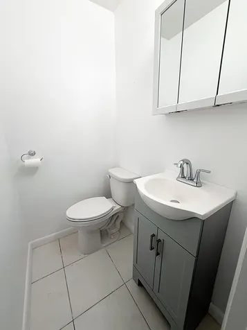 650 SW 2nd SW Boca Raton FL 33432