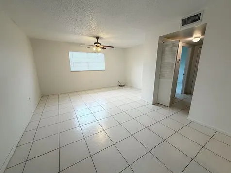 650 SW 2nd SW Boca Raton FL 33432