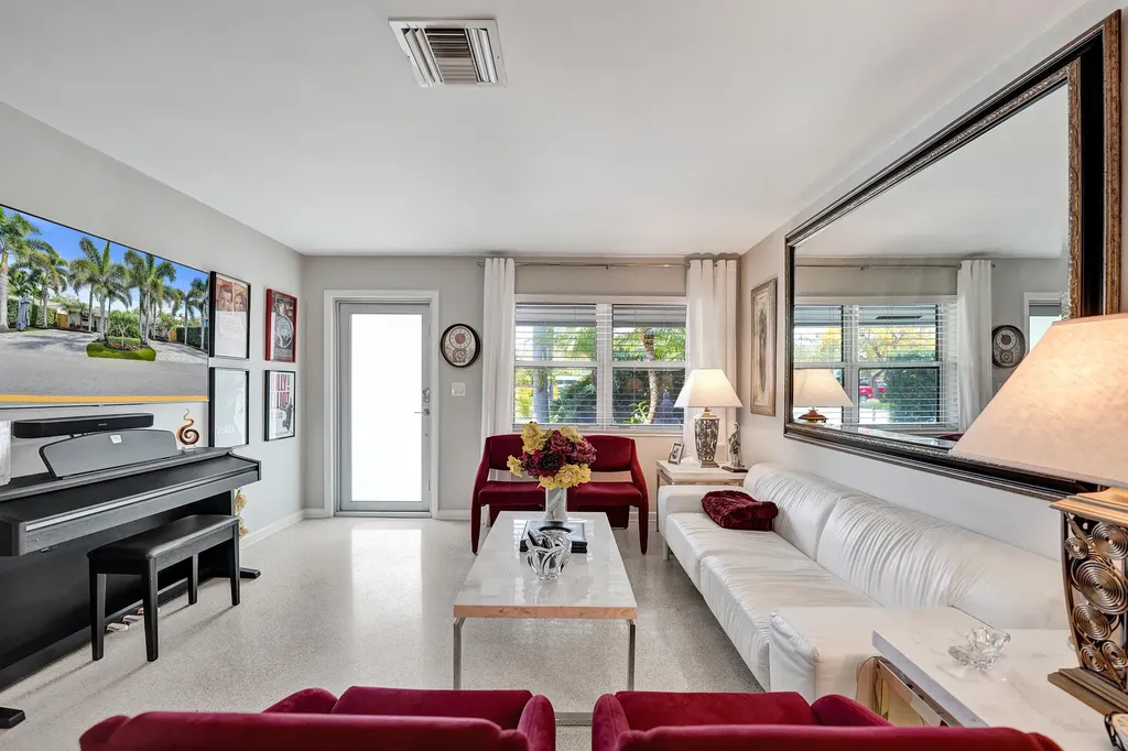 2610 NE 10th Terrace Wilton Manors FL 33334