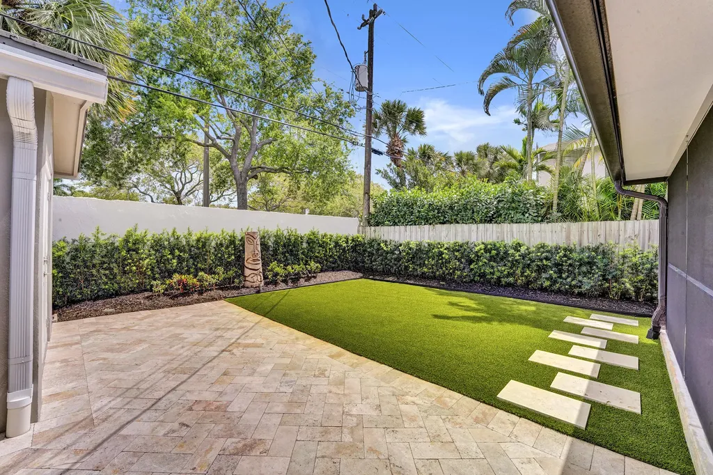 2610 NE 10th Terrace Wilton Manors FL 33334