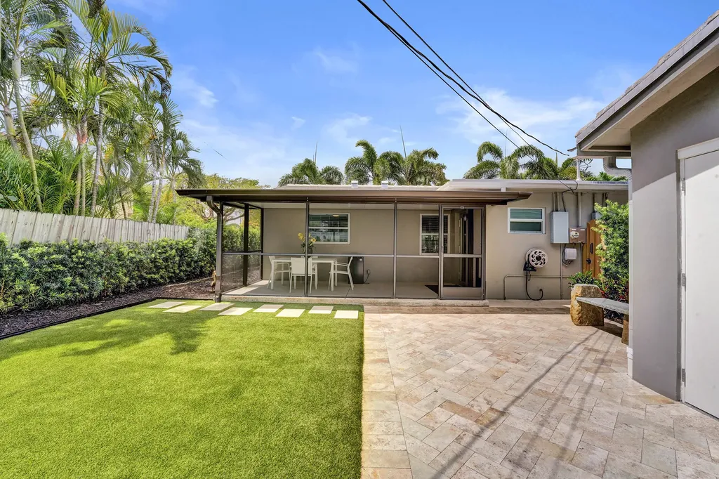 2610 NE 10th Terrace Wilton Manors FL 33334