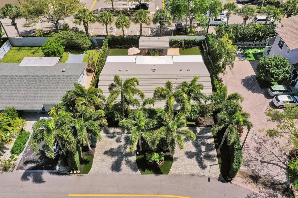 2610 NE 10th Terrace Wilton Manors FL 33334