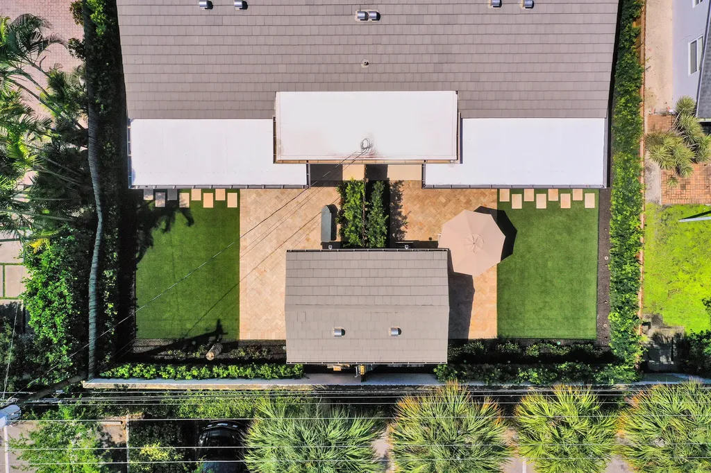 2610 NE 10th Terrace Wilton Manors FL 33334