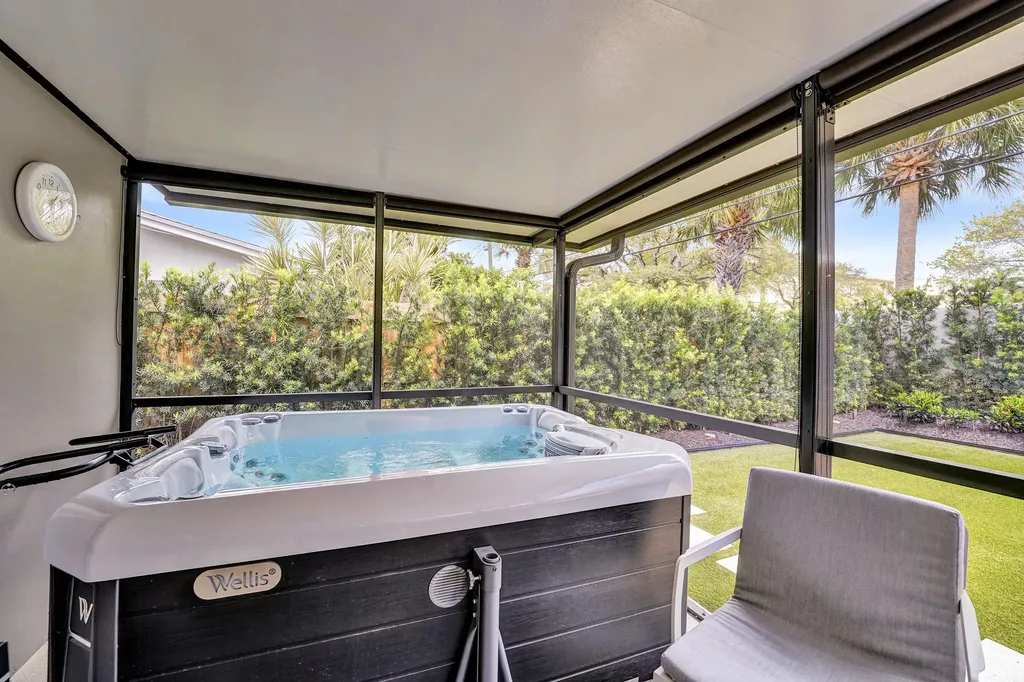 2610 NE 10th Terrace Wilton Manors FL 33334