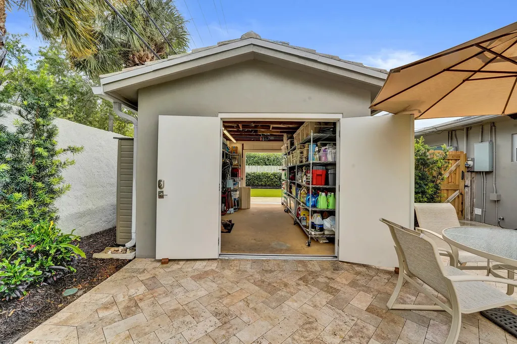 2610 NE 10th Terrace Wilton Manors FL 33334