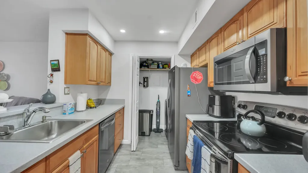875 Riverside Drive Coral Springs FL 33071