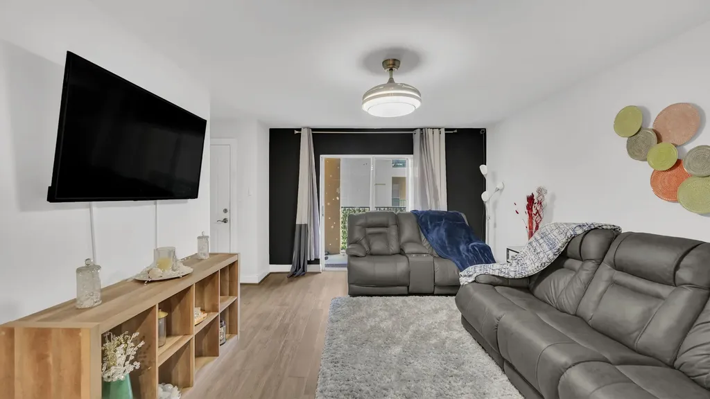 875 Riverside Drive Coral Springs FL 33071
