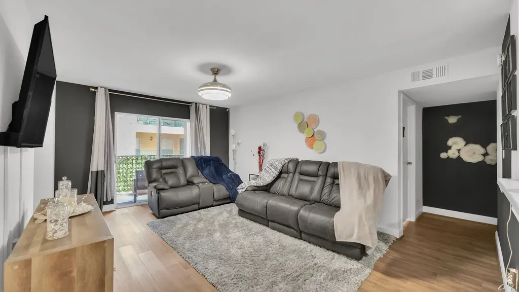 875 Riverside Drive Coral Springs FL 33071