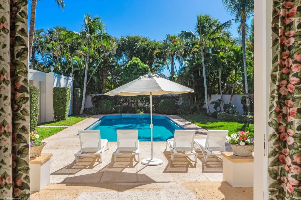 30 Gomez Road Jupiter Island FL 33455