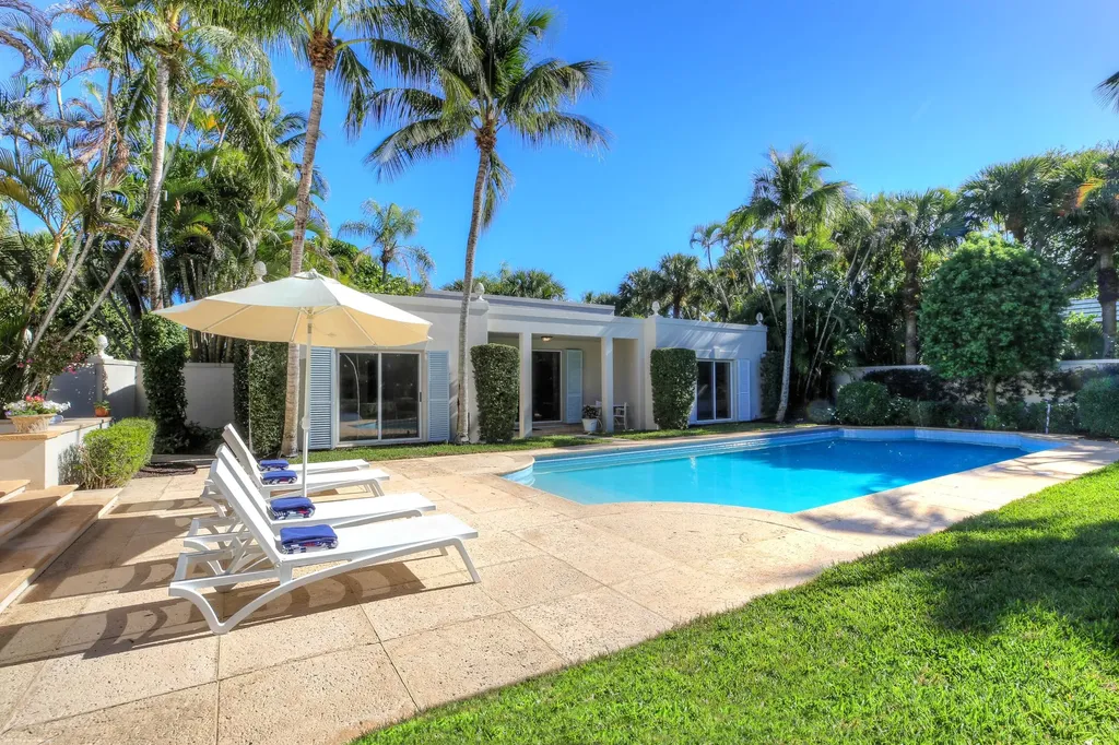30 Gomez Road Jupiter Island FL 33455