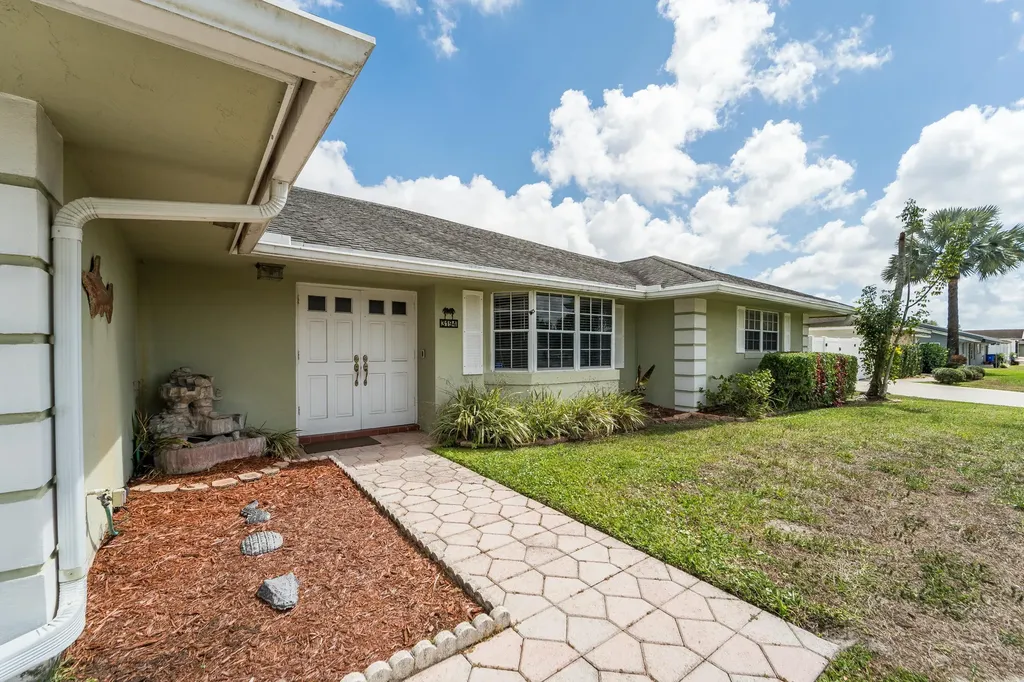 3194 Pebble Beach Drive Lake Worth FL 33467