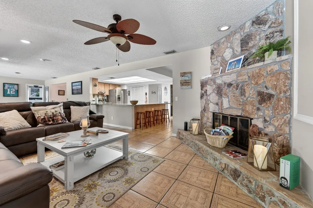 3194 Pebble Beach Drive Lake Worth FL 33467