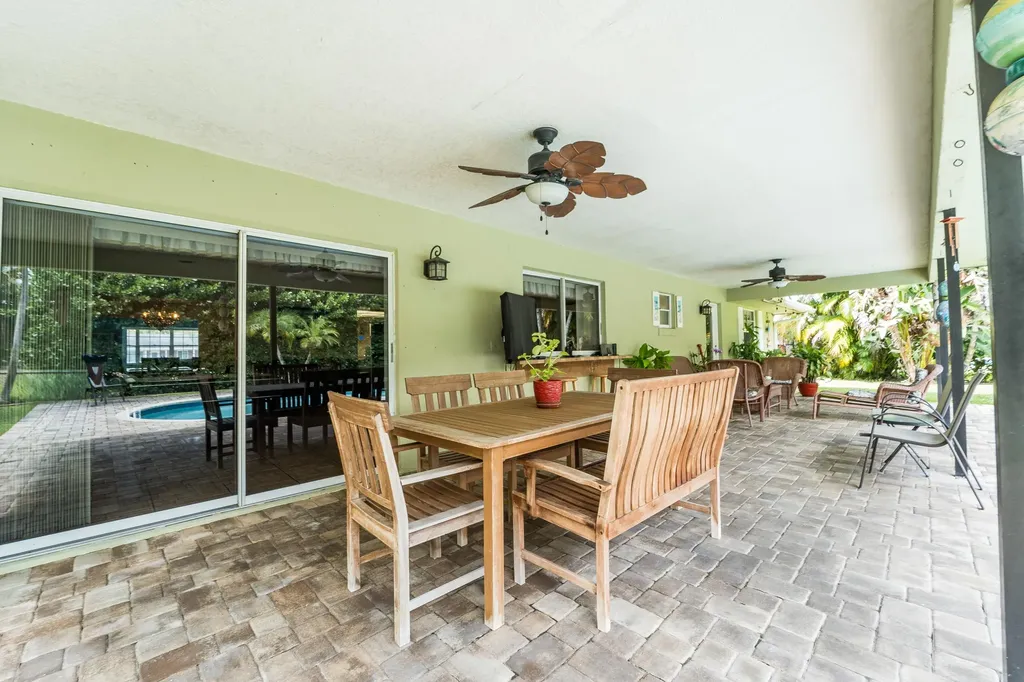 3194 Pebble Beach Drive Lake Worth FL 33467