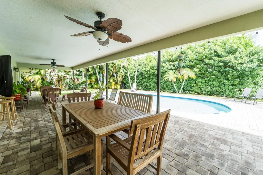 3194 Pebble Beach Drive Lake Worth FL 33467