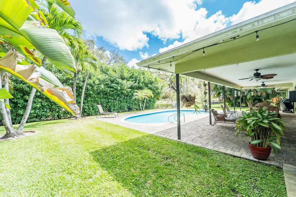3194 Pebble Beach Drive Lake Worth FL 33467