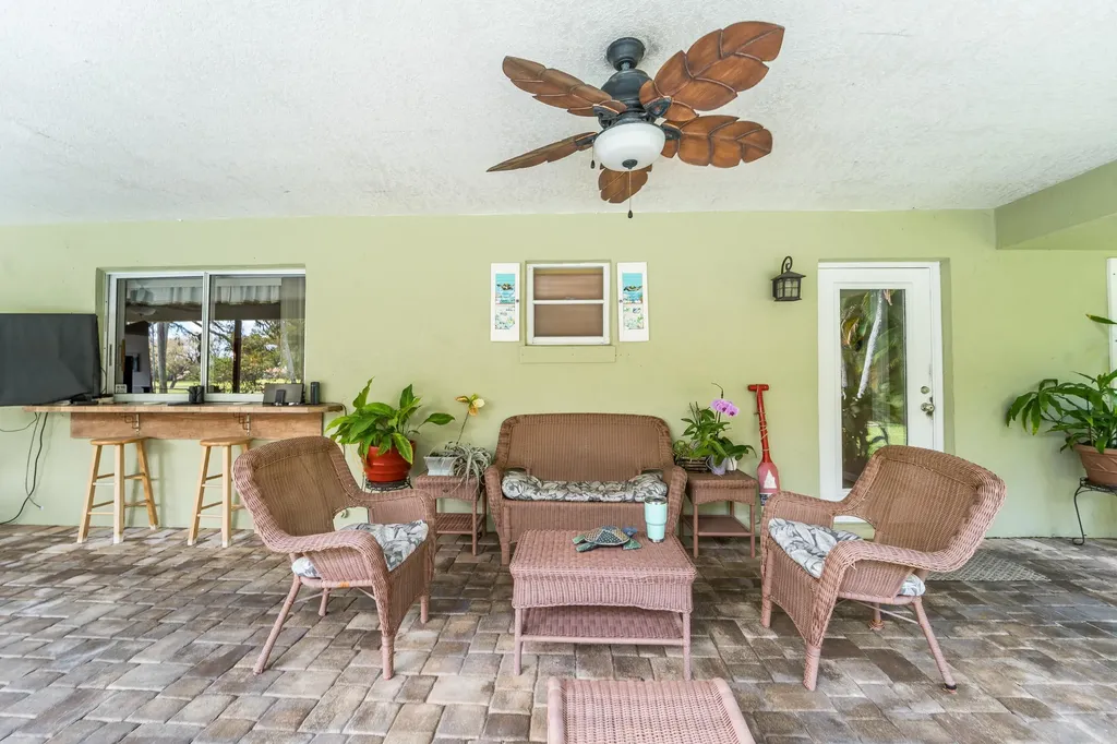 3194 Pebble Beach Drive Lake Worth FL 33467