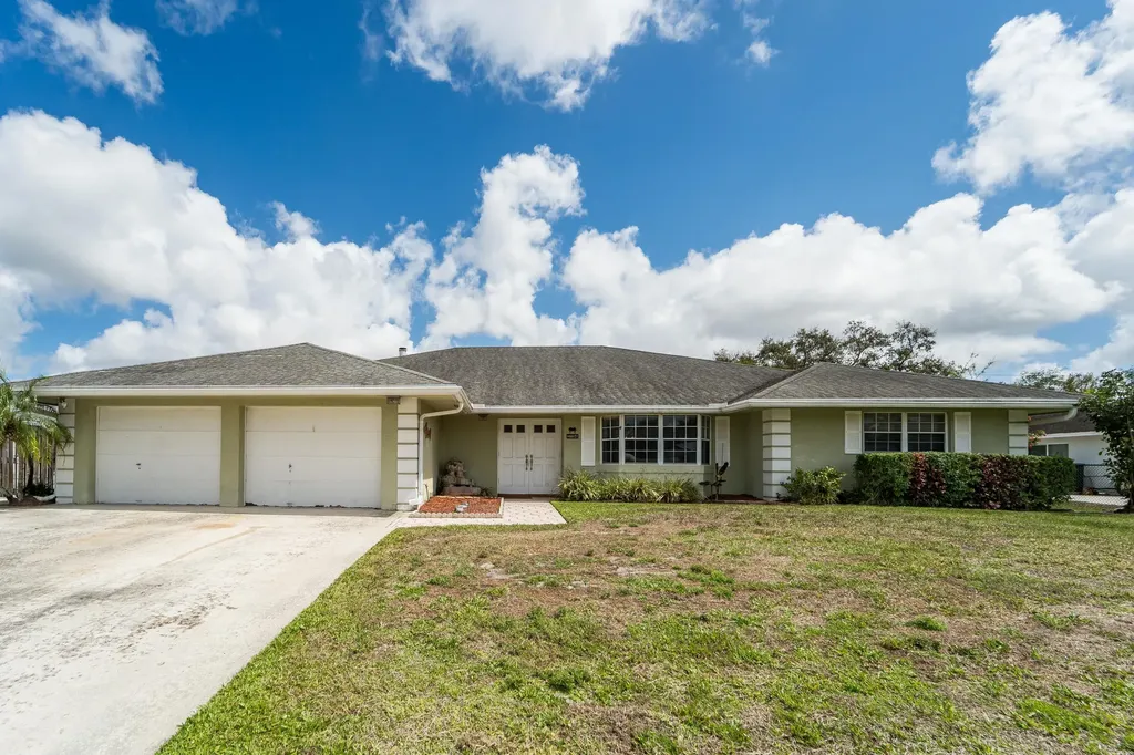 3194 Pebble Beach Drive Lake Worth FL 33467
