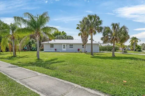 262 Easy Street Sebastian FL 32958