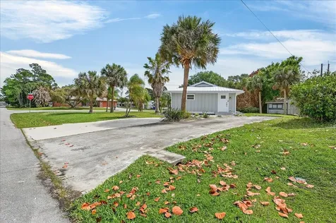 262 Easy Street Sebastian FL 32958