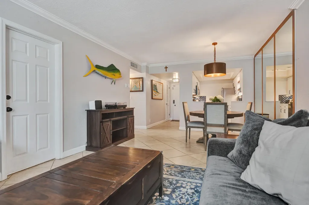 3910 Crystal Lake Drive Deerfield Beach FL 33064