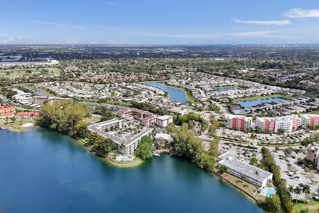 3910 Crystal Lake Drive Deerfield Beach FL 33064
