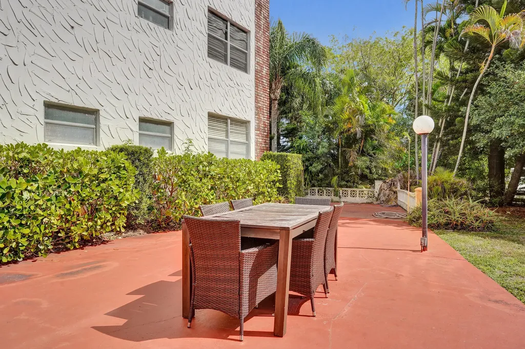 3910 Crystal Lake Drive Deerfield Beach FL 33064