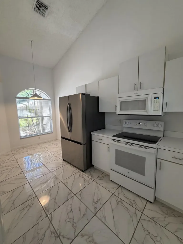21105 Via Solano Boca Raton FL 33433