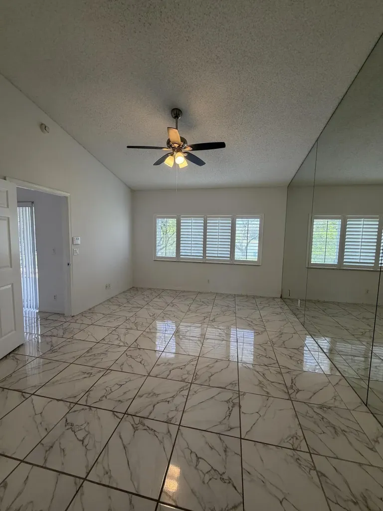 21105 Via Solano Boca Raton FL 33433
