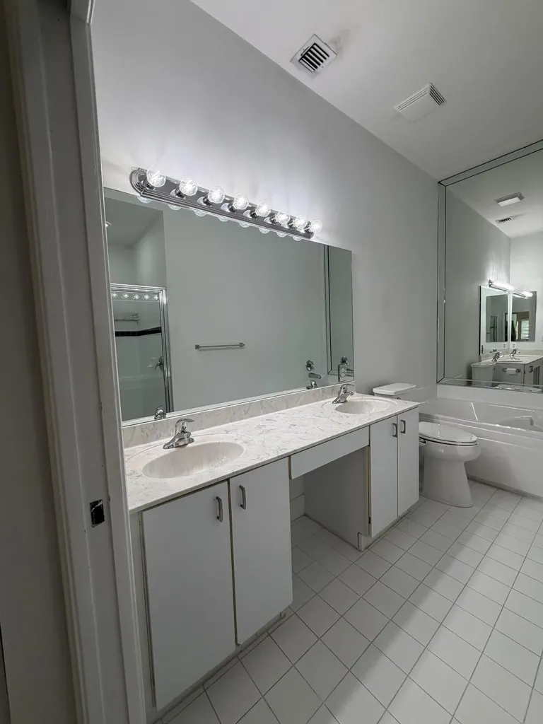 21105 Via Solano Boca Raton FL 33433