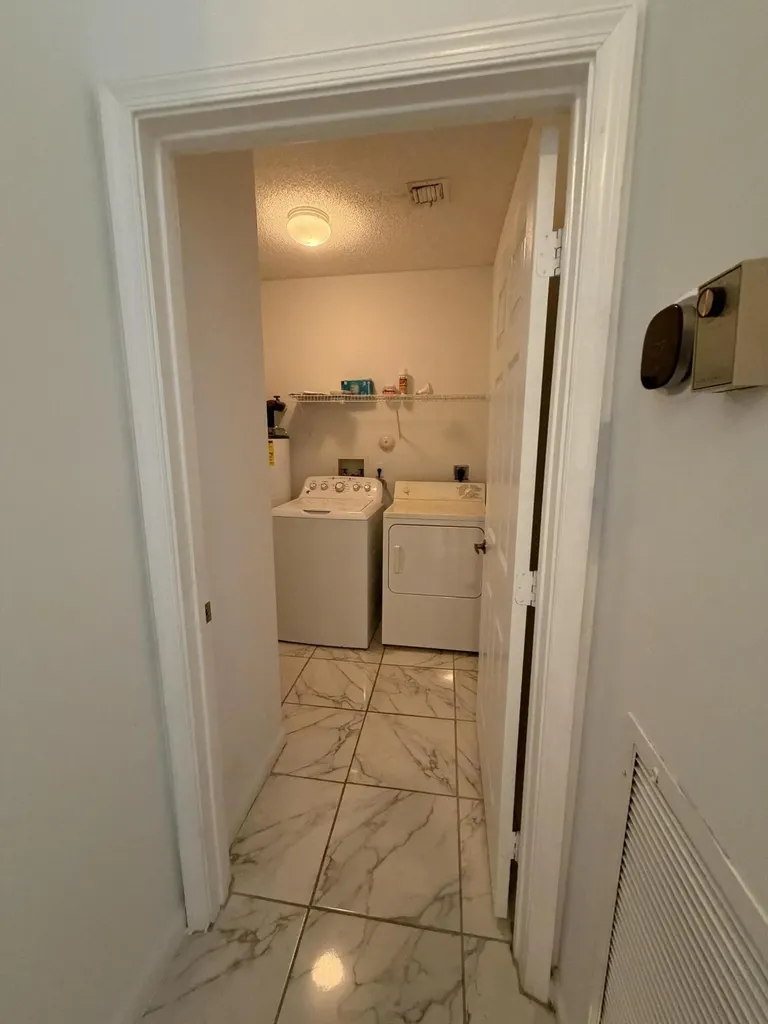 21105 Via Solano Boca Raton FL 33433