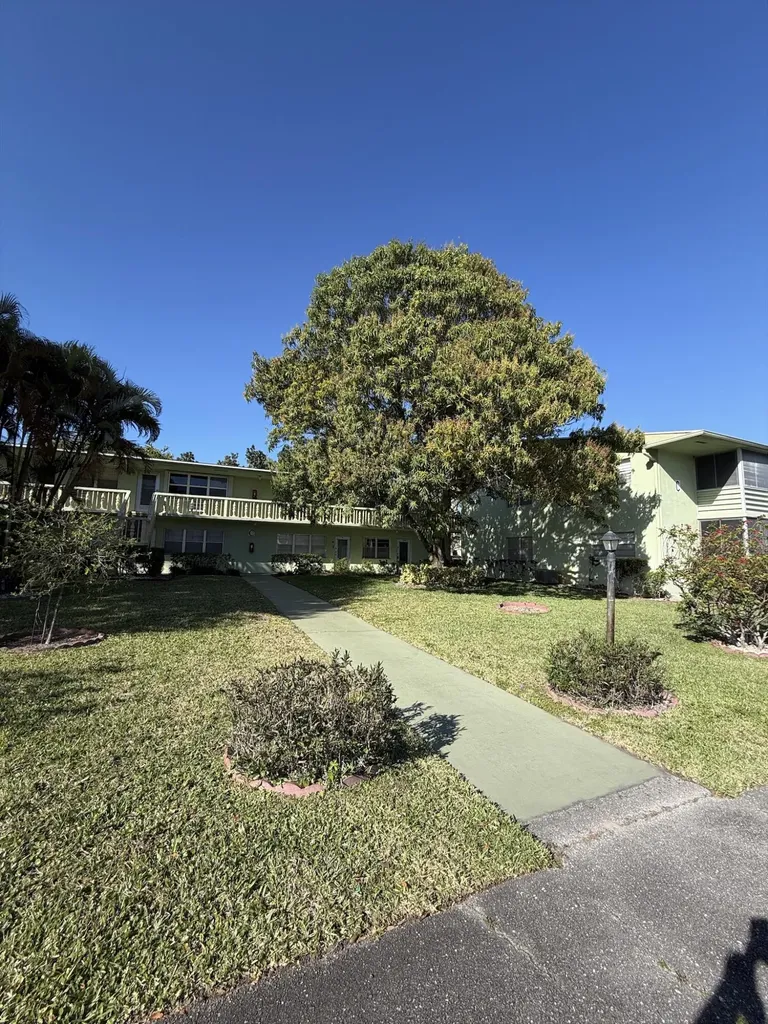64 Norwich C West Palm Beach FL 33417