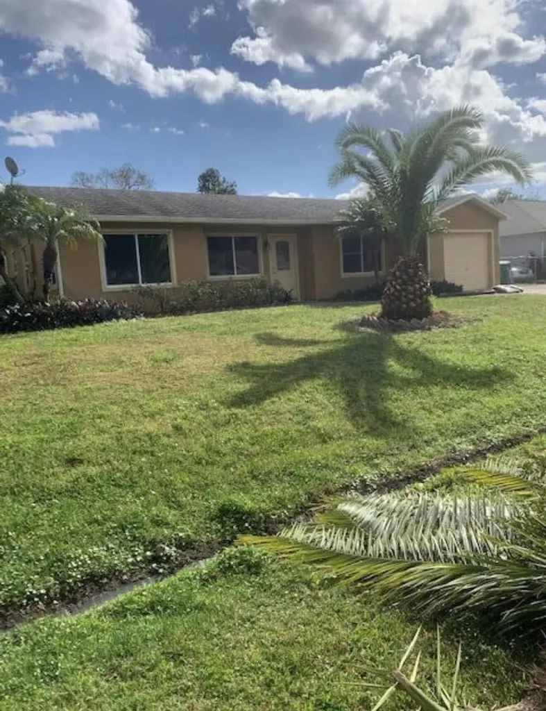 286 SW Christmas Terrace Port St Lucie FL 34984