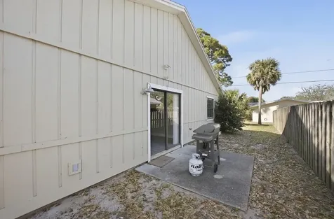 2890 1st Place Vero Beach FL 32968