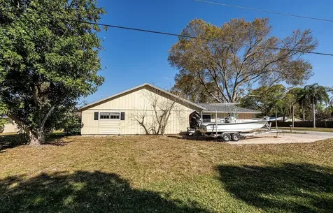 2890 1st Place Vero Beach FL 32968