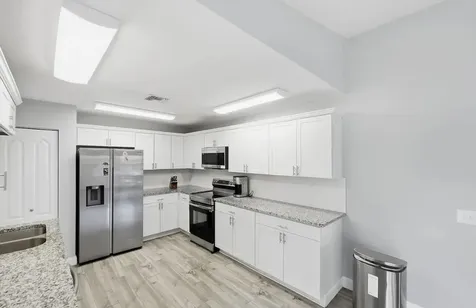 2890 1st Place Vero Beach FL 32968