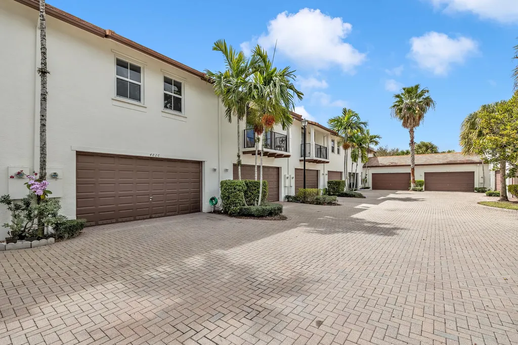 4826 Acadian Trail Coconut Creek FL 33073