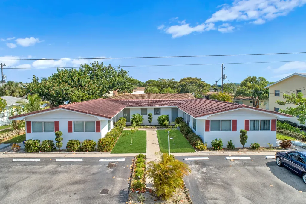 541 NE 44th Street Boca Raton FL 33431