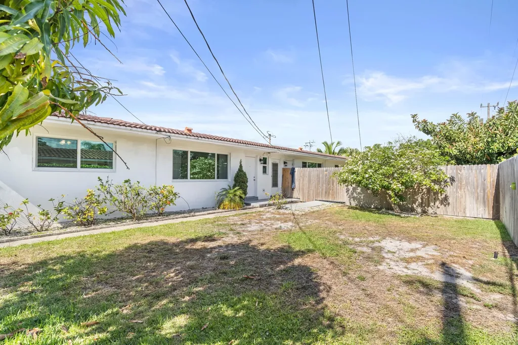 541 NE 44th Street Boca Raton FL 33431