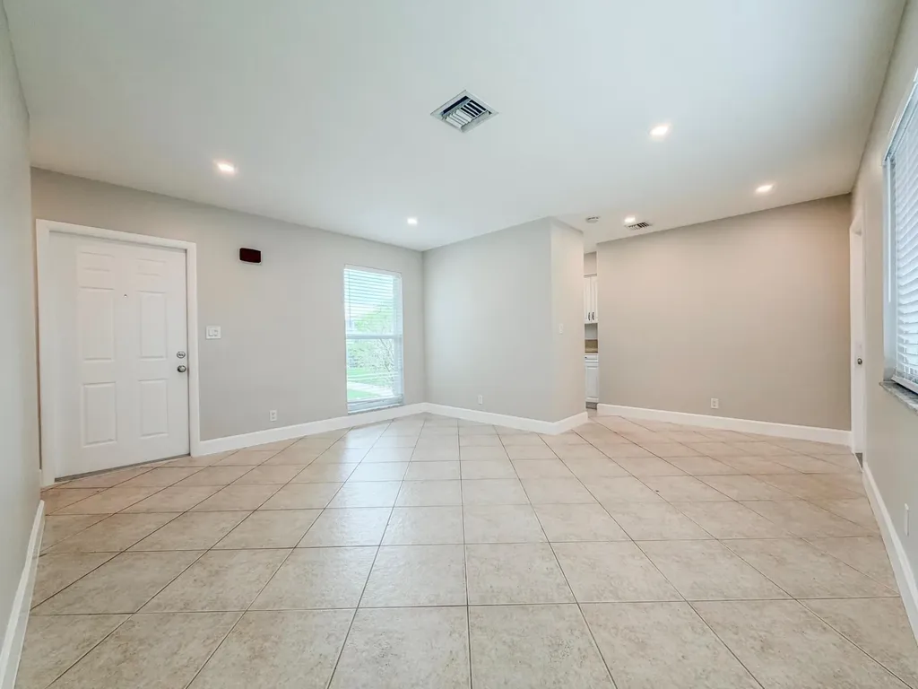 541 NE 44th Street Boca Raton FL 33431