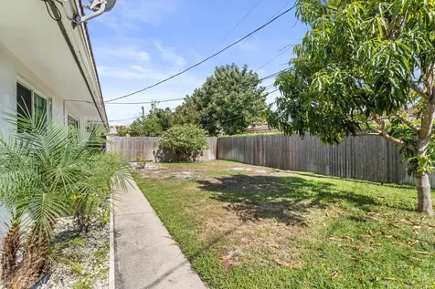 541 NE 44th Street Boca Raton FL 33431