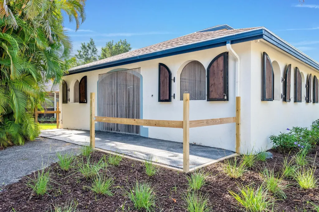 5656 South Shore Boulevard Wellington FL 33449