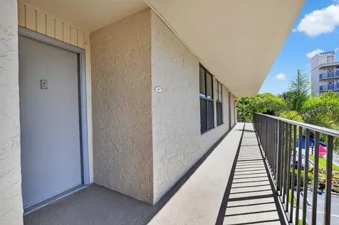 11 Royal Palm Way Boca Raton FL 33432