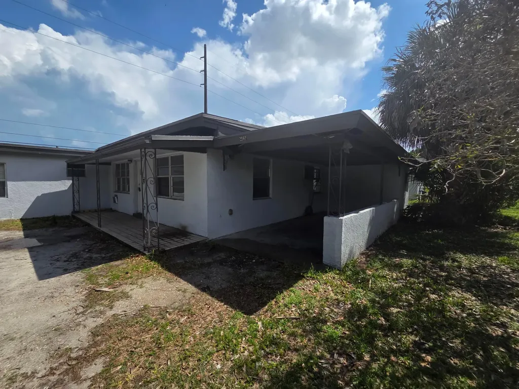 1111 N 21st Street Fort Pierce FL 34950