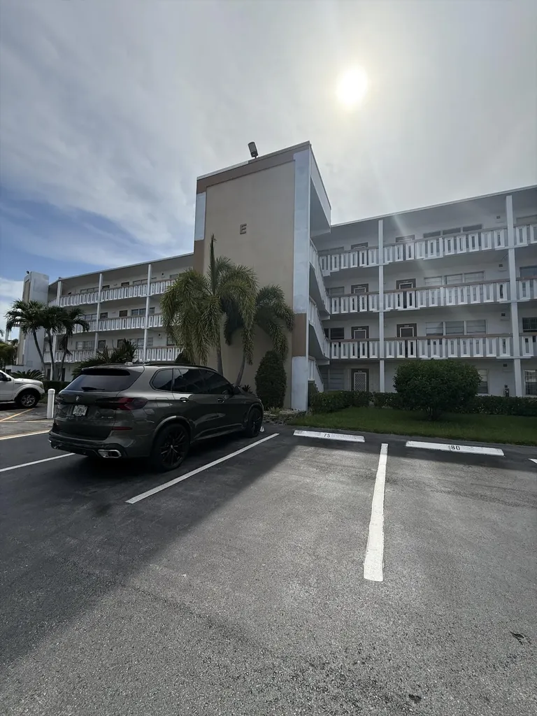 4085 Cornwall E Boca Raton FL 33434