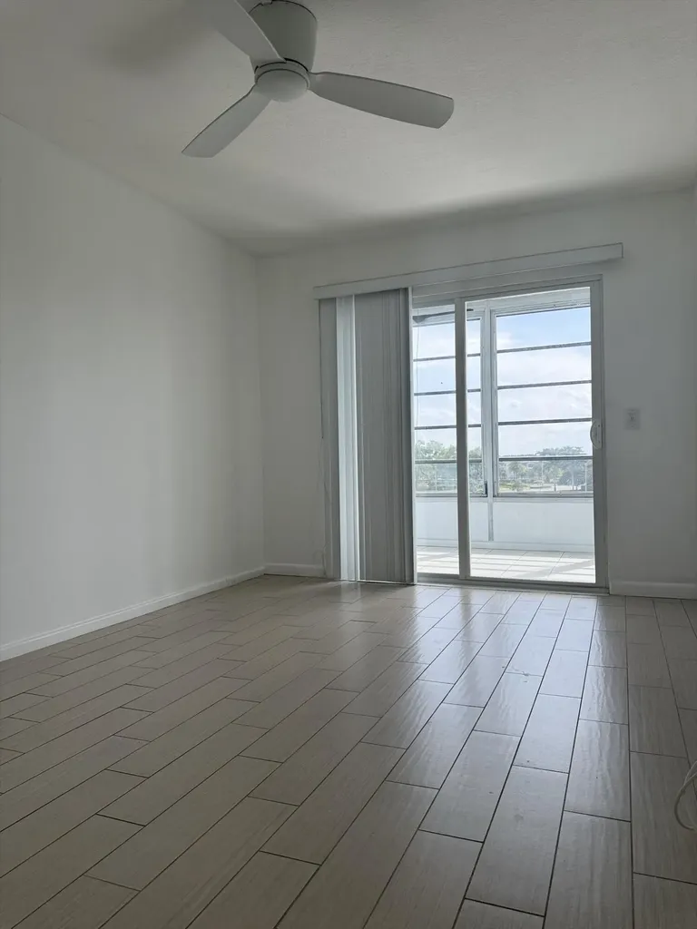 4085 Cornwall E Boca Raton FL 33434