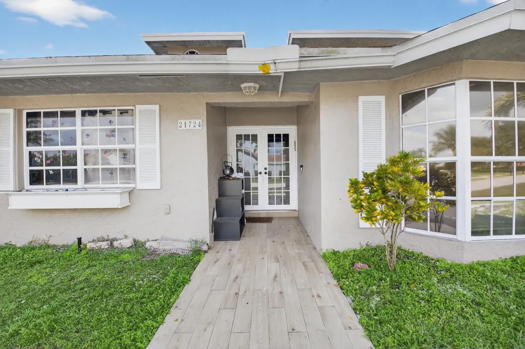 21724 Little Bear Way Boca Raton FL 33428