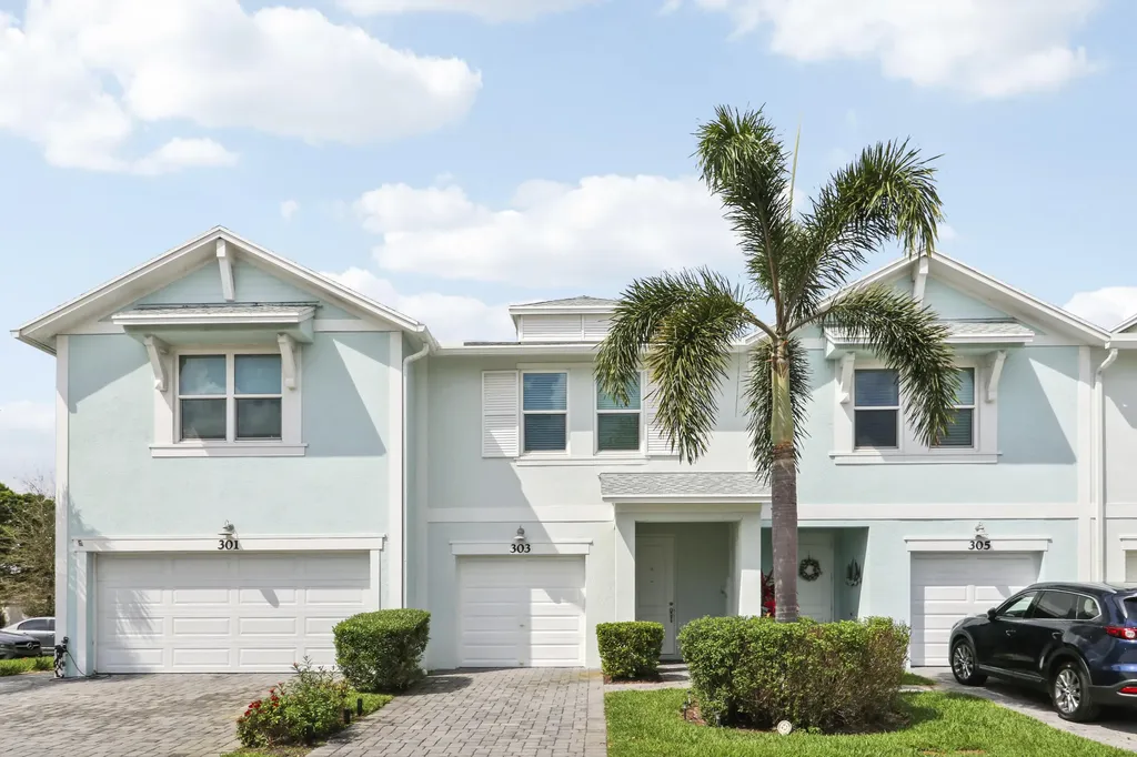 303 SE Halifax Lane Stuart FL 34994