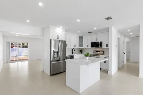 6573 Eaton Street Hollywood FL 33024