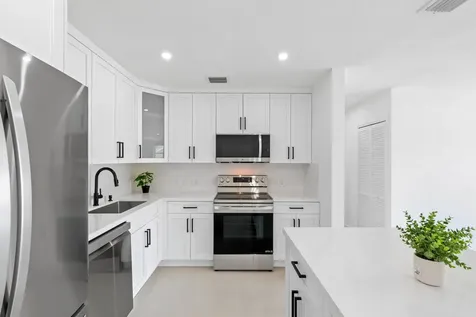 6573 Eaton Street Hollywood FL 33024