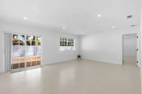 6573 Eaton Street Hollywood FL 33024